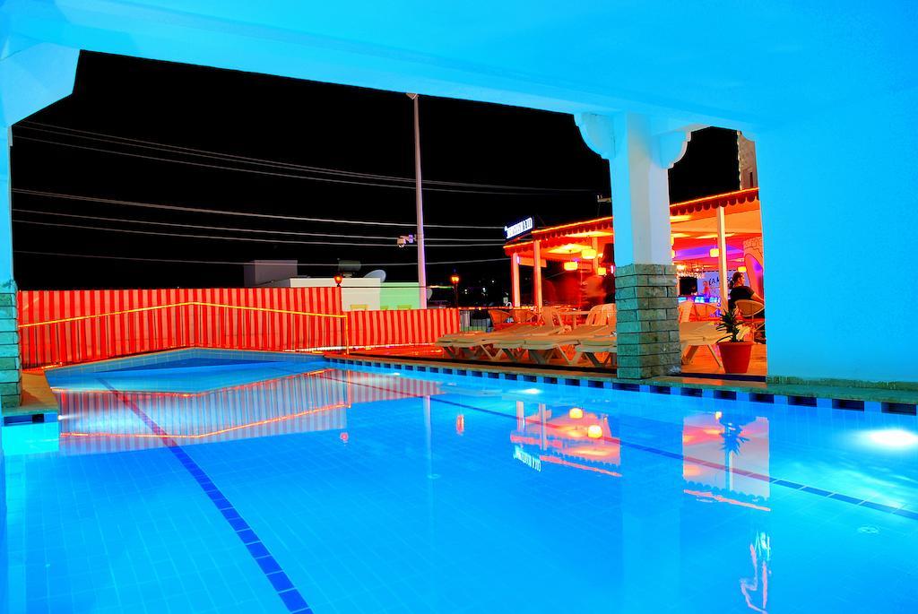 Sky Vela Hotel & Suites Gümbet Exterior foto